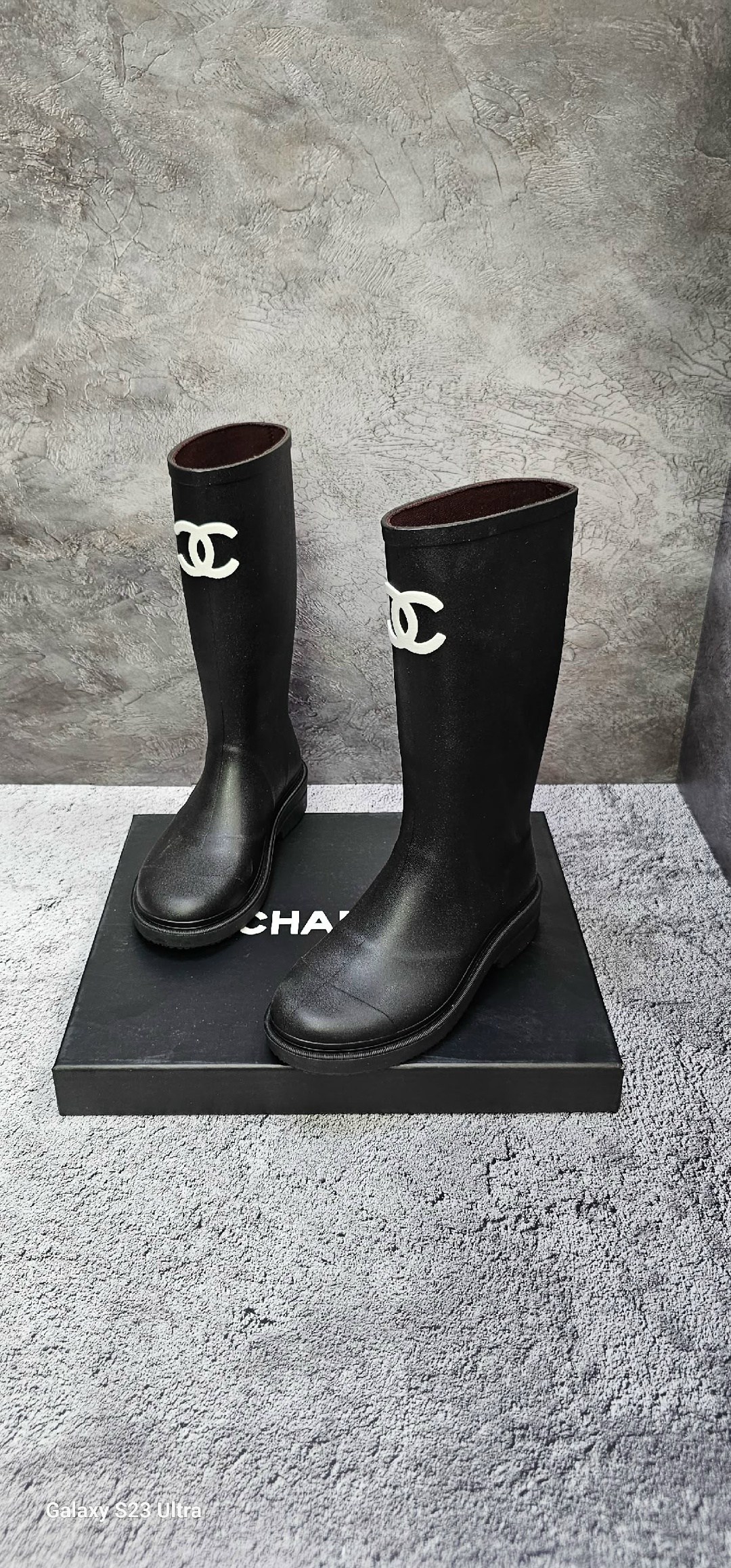 резиновые сапоги chanel,резиновые сапоги шанель,chanel черные резиновые сапоги для женщин,сапоги chanel,chanel черные резиновые сапоги