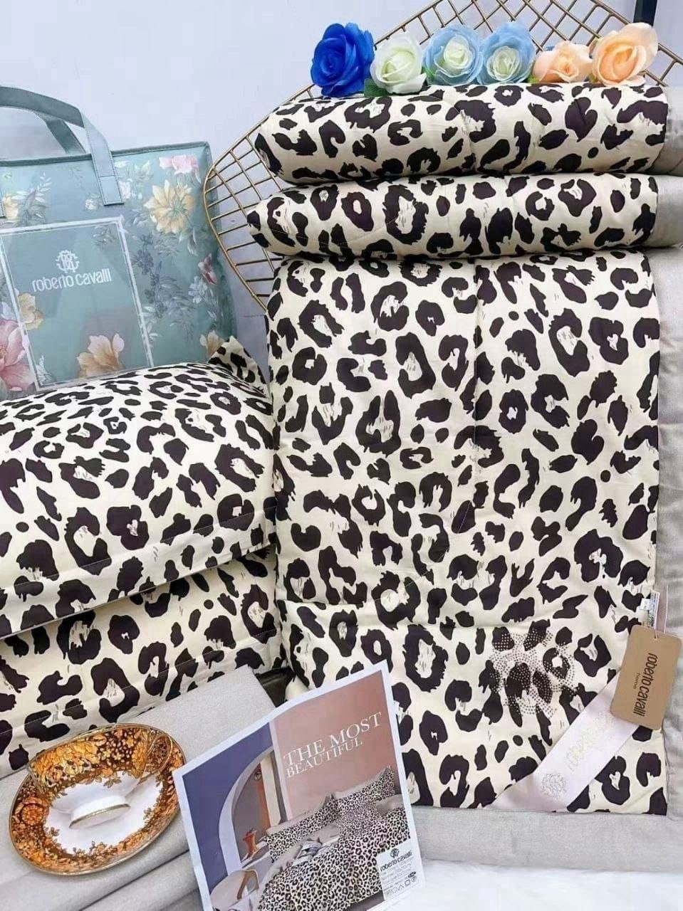 комплекты постельного белья roberto cavalli,постельное бельё с одеялом roberto cavalli,комплект постельного белья с одеялом miro&eva cavalli00,комплект постельного белья с одеялом santfair,комплект по