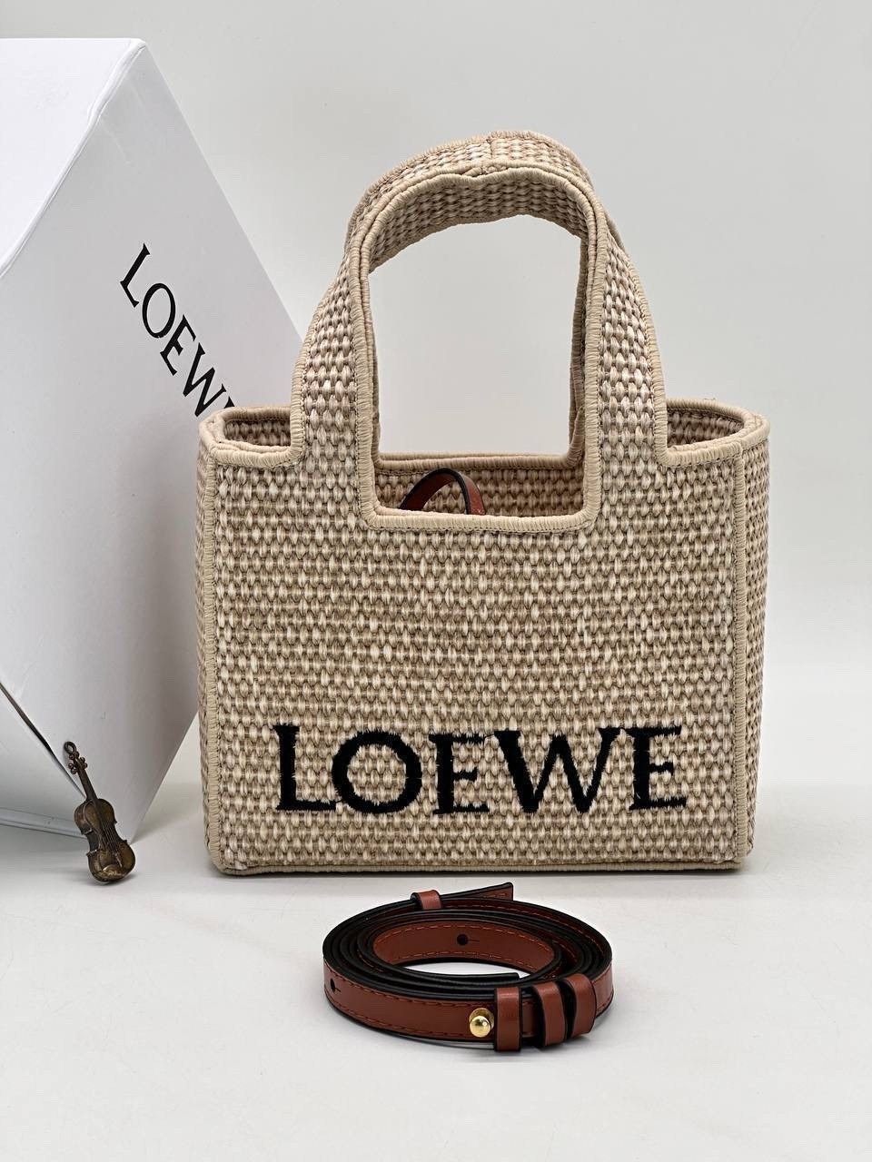 loewe сумка,сумка,женская сумка loewe,loewe сумка на плечо,сумка соломенная