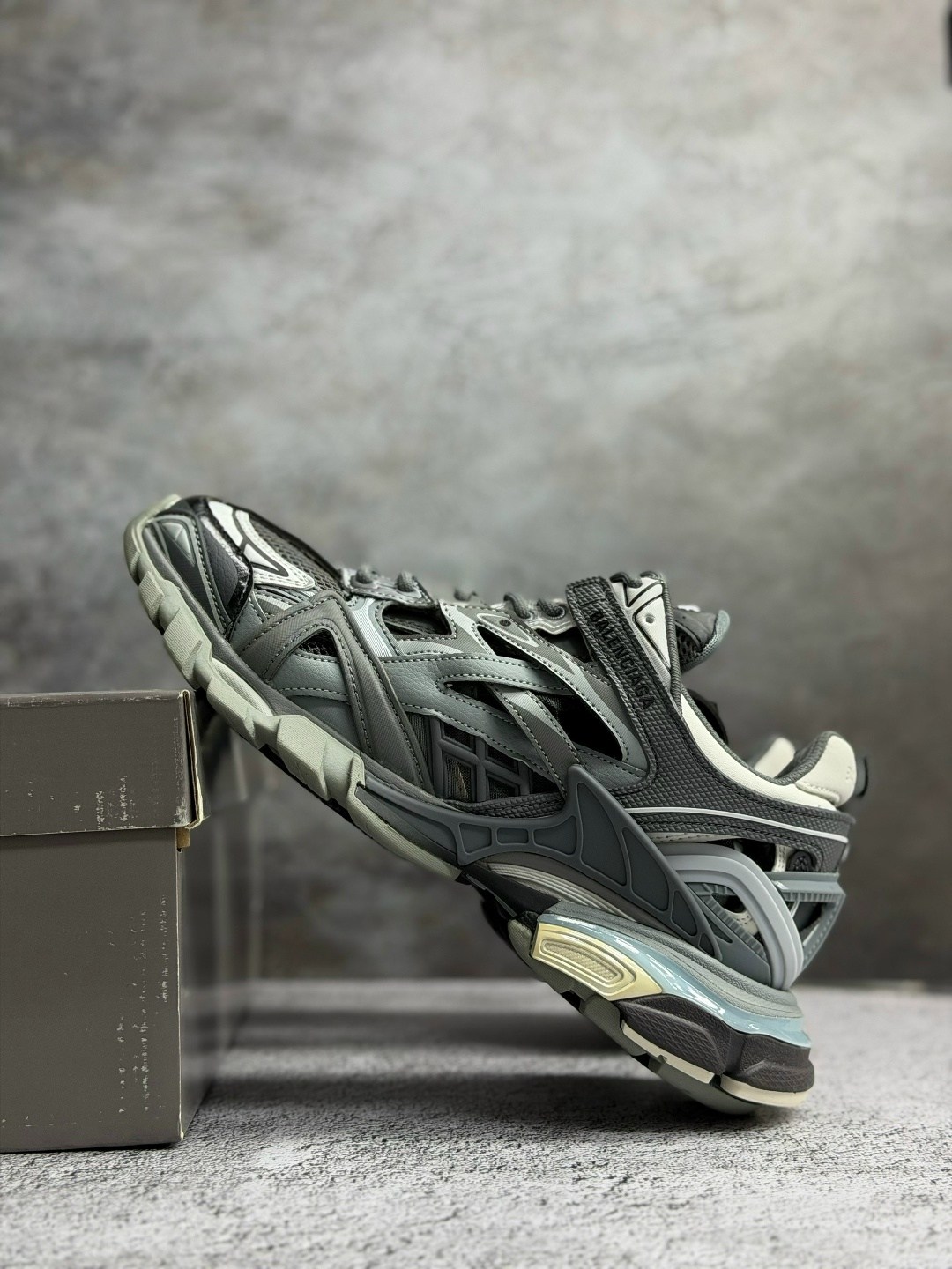 кроссовки balenciaga track 2,кроссовки balenciaga track led sneaker 'grey',track balenciaga 2,balenciaga кроссовки,кроссовки balenciaga track