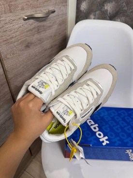 Кроссовки
