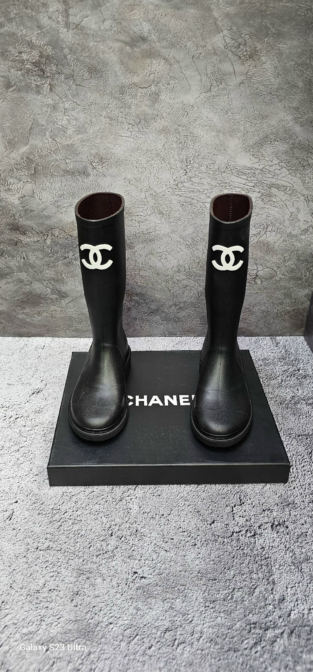 резиновые сапоги chanel,резиновые сапоги шанель,chanel черные резиновые сапоги для женщин,сапоги chanel,chanel черные резиновые сапоги
