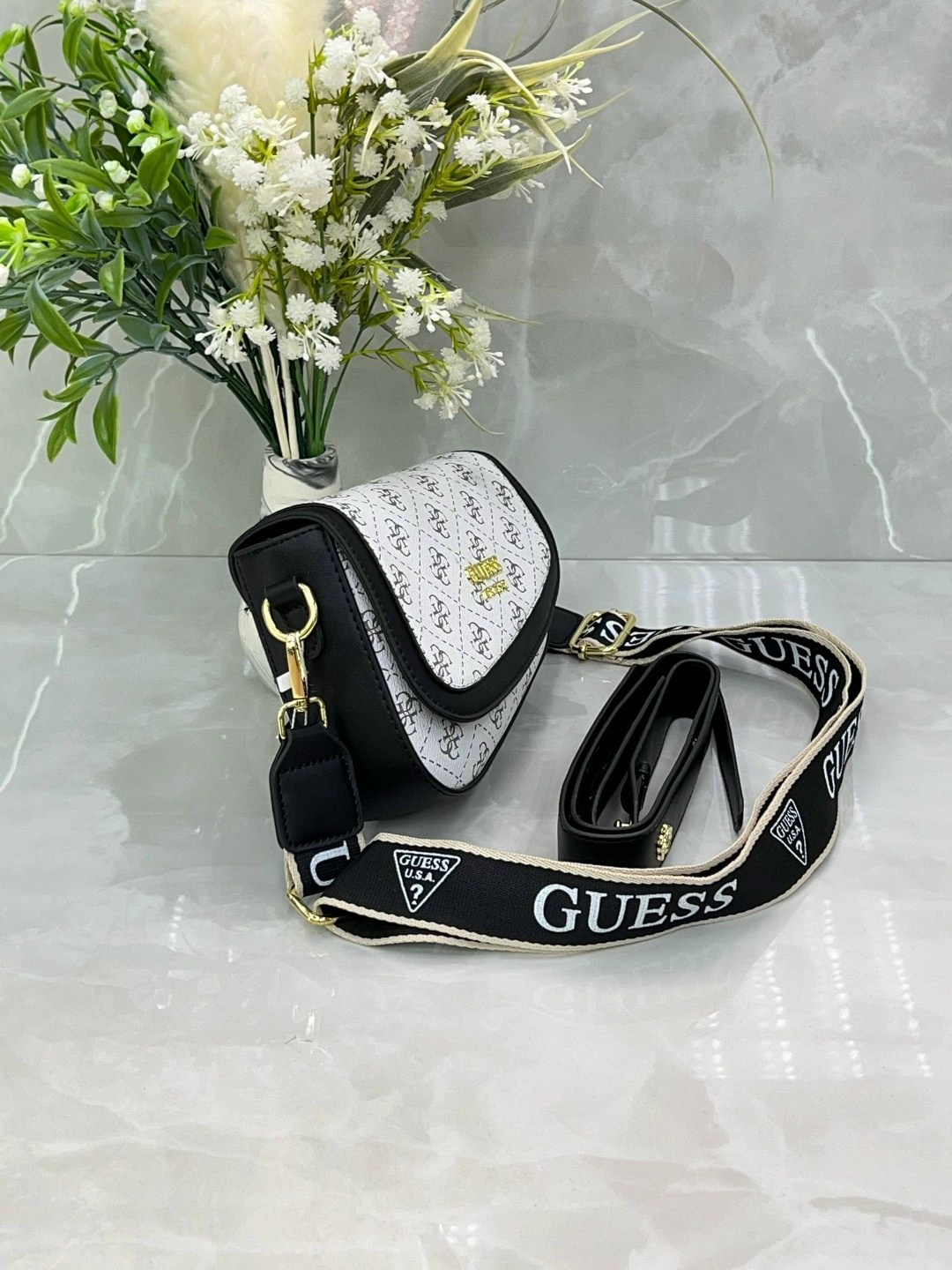сумка guess,женская сумка guess,сумка guess женская через плечо,сумка через плечо guess,брендовые сумочки