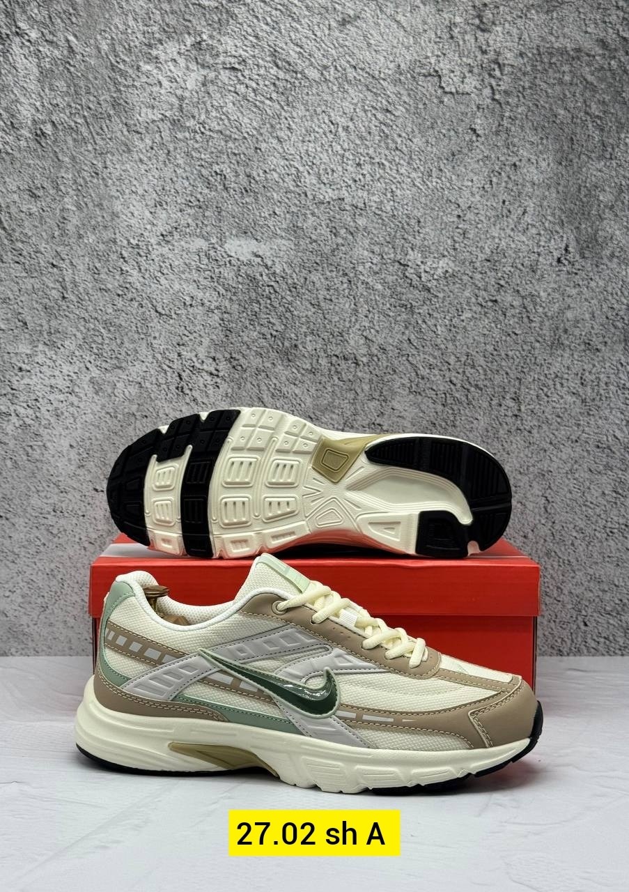 кроссовки nike initiator,кроссовки nike,мужские беговые кроссовки initiator от finish line nike бежевый,повседневные кроссовки,кроссовки мужские женские