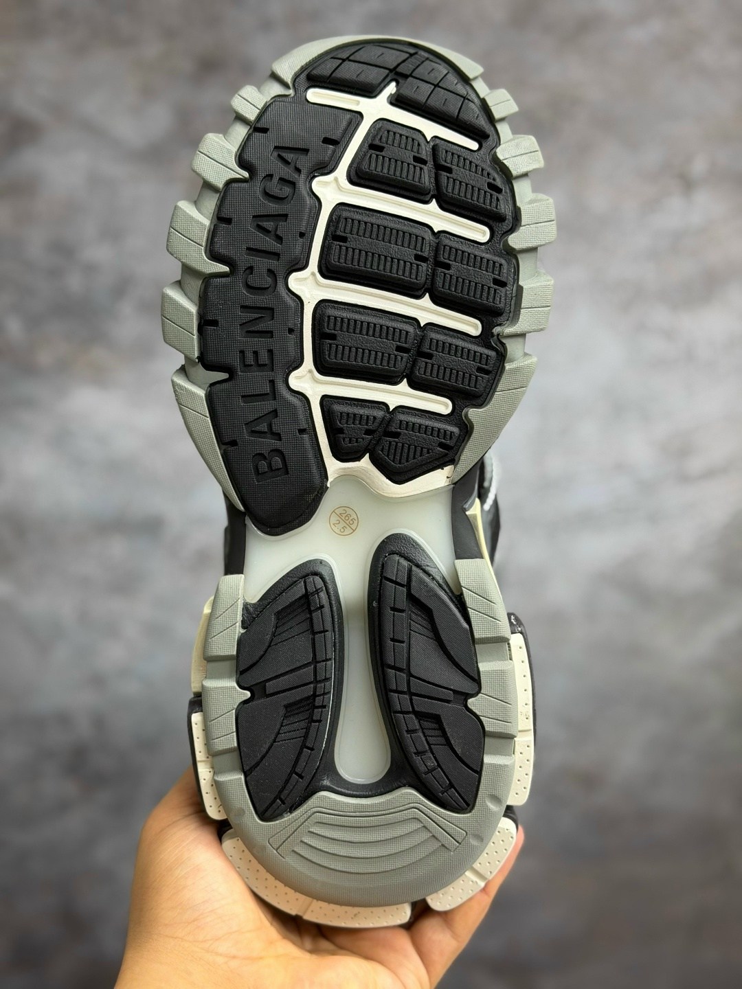 кроссовки balenciaga track 2,кроссовки balenciaga track led sneaker 'grey',track balenciaga 2,balenciaga кроссовки,кроссовки balenciaga track