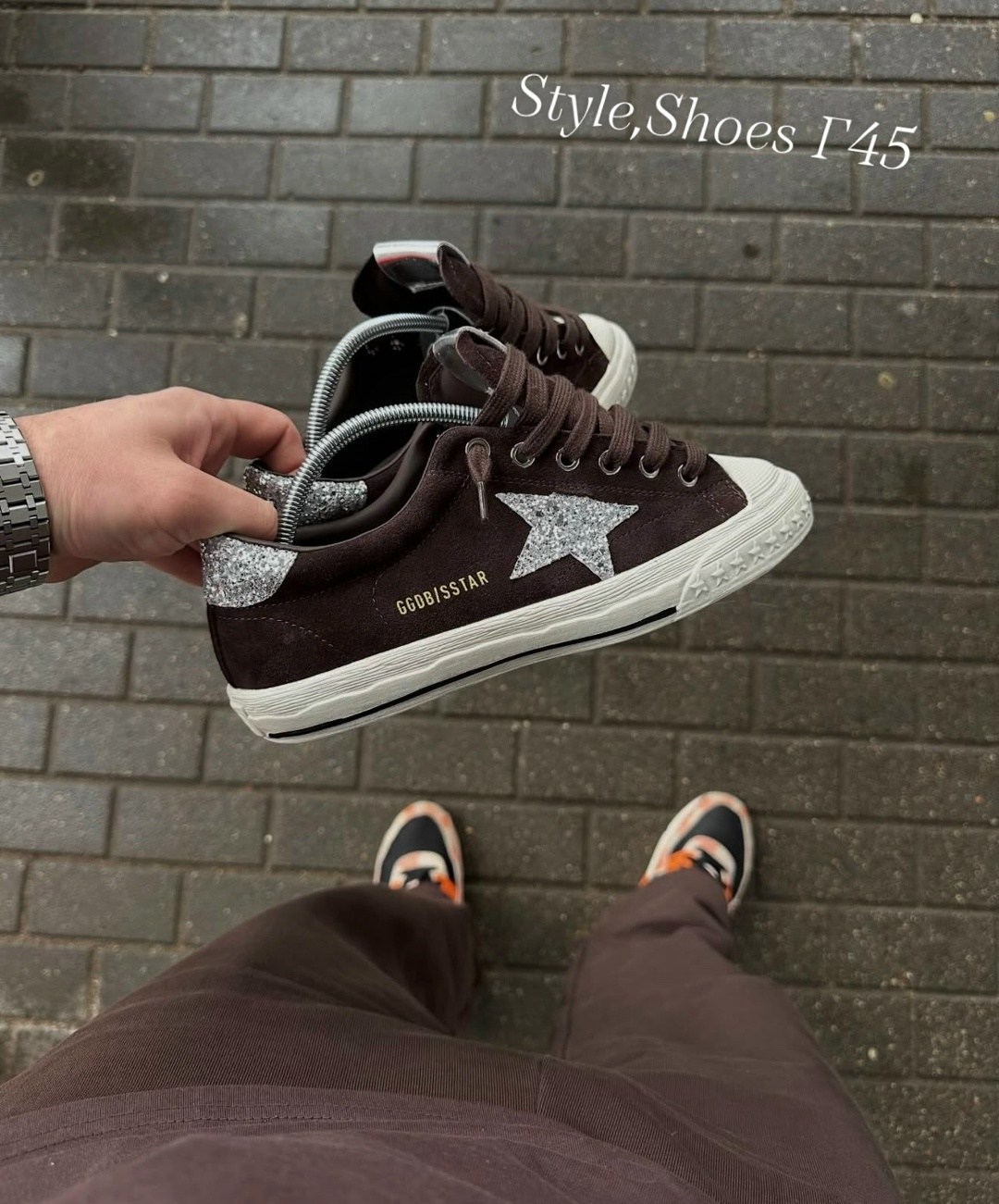 кеды super-star с блестками golden goose черный,,кеды golden goose,коричневые кроссовки ball star golden goose anthracite silver,кеды hi star с блестками golden goose черный