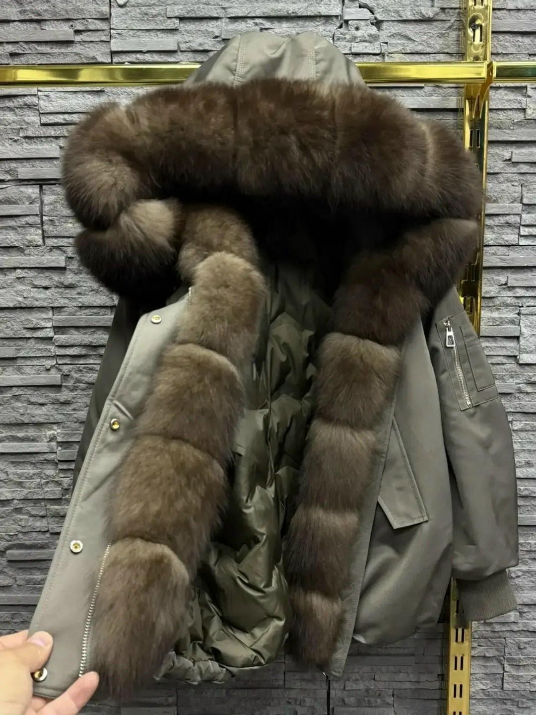 парка с натуральным мехом,женская парка с натуральным мехом,парка с мехом,зеленая парка с мехом,парки с мехом песца