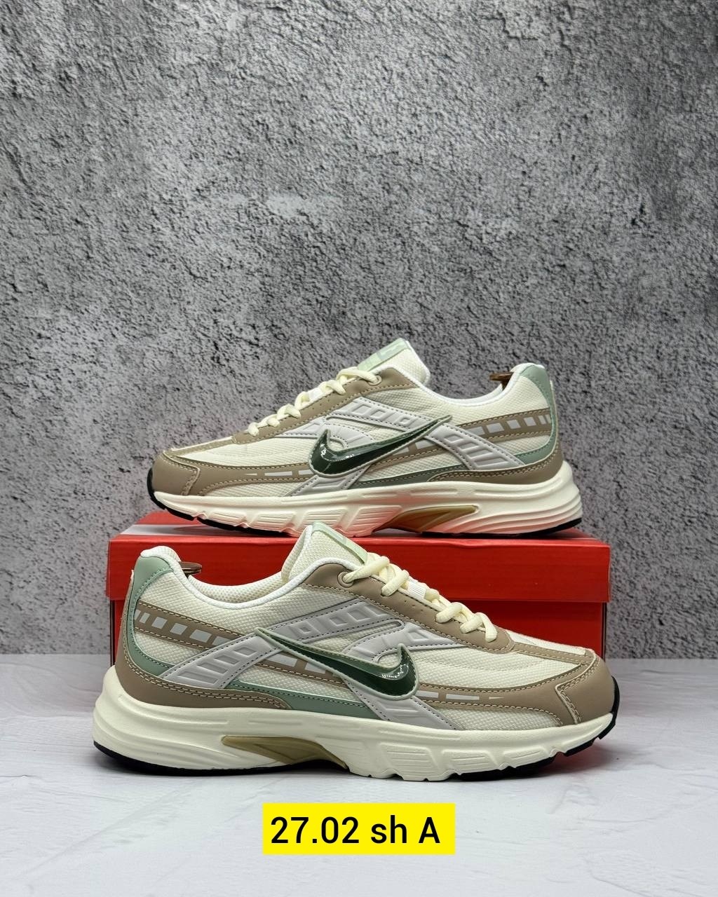 кроссовки nike initiator,кроссовки nike,мужские беговые кроссовки initiator от finish line nike бежевый,повседневные кроссовки,кроссовки мужские женские