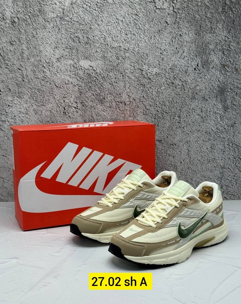 кроссовки nike initiator,кроссовки nike,мужские беговые кроссовки initiator от finish line nike бежевый,повседневные кроссовки,кроссовки мужские женские