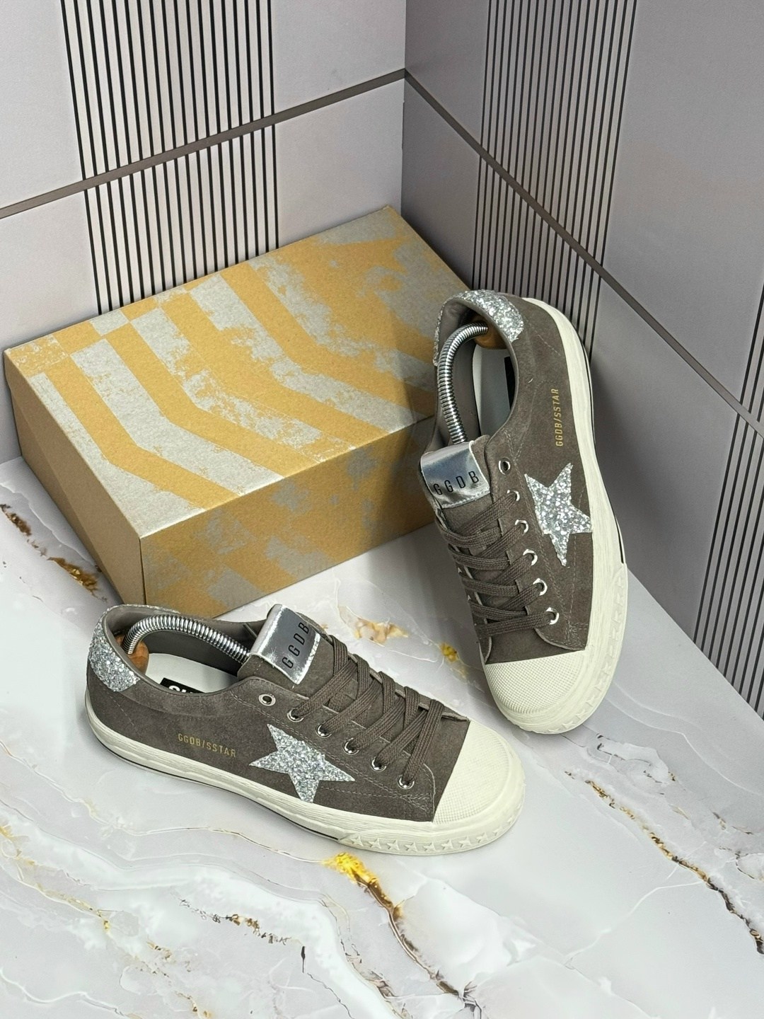 golden goose кроссовки,кеды golden goose,,кроссовки golden goose hi star из замши коричневый,замшевые кроссовки