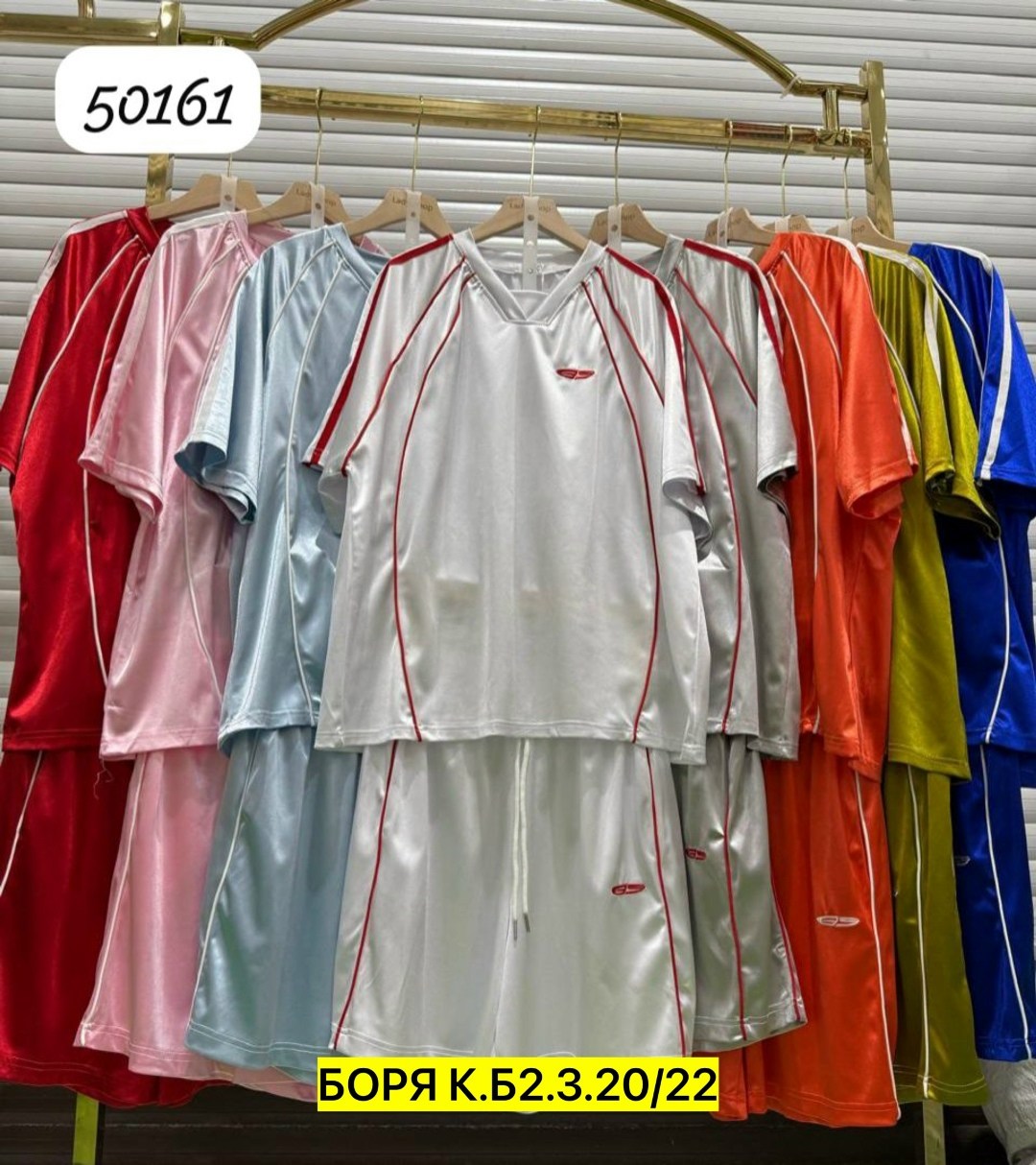 летние костюмы,футболка адидас женская красная,атласные костюмы,adidas красный,костюм