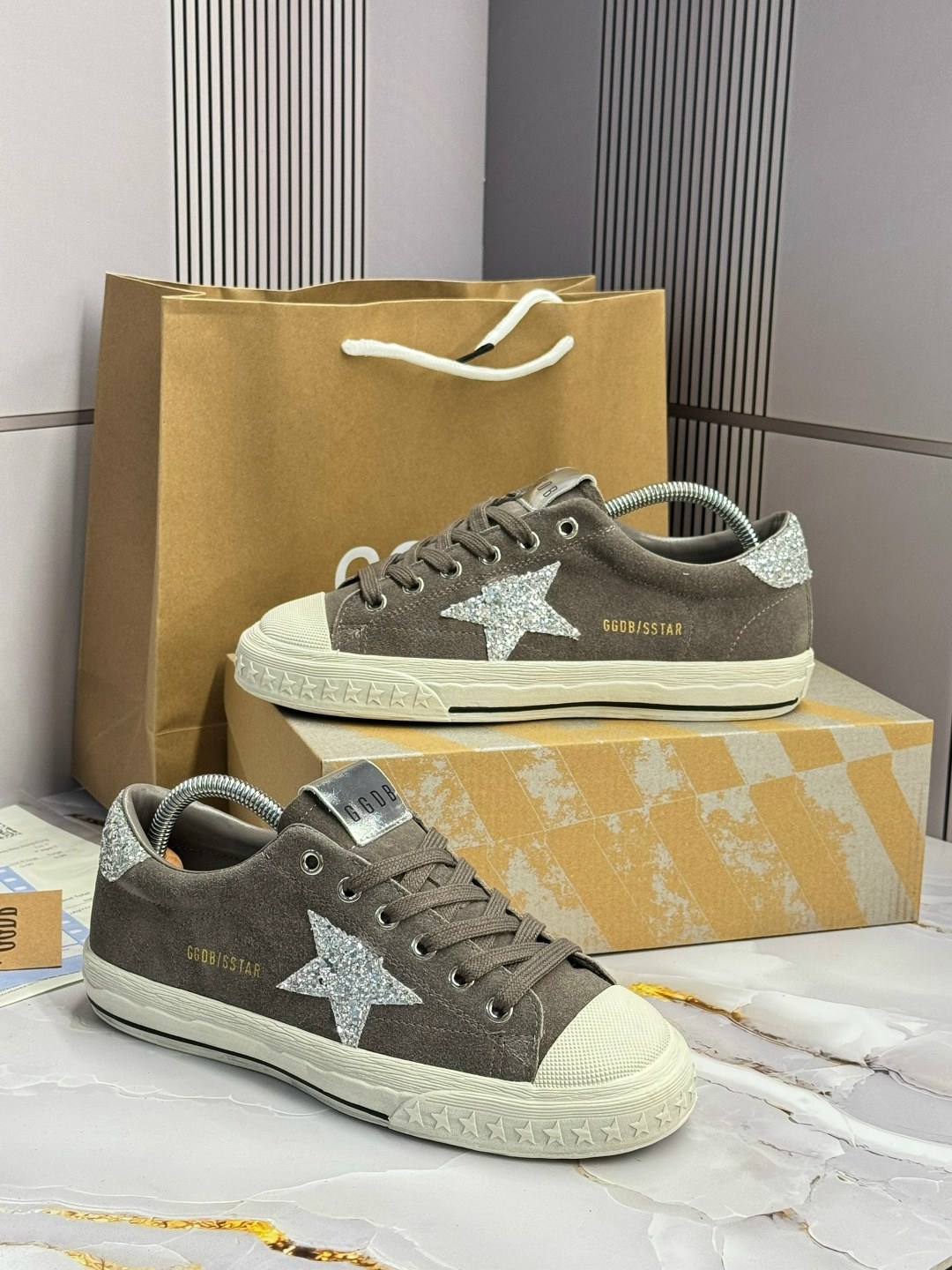 golden goose кроссовки,кеды golden goose,,кроссовки golden goose hi star из замши коричневый,замшевые кроссовки
