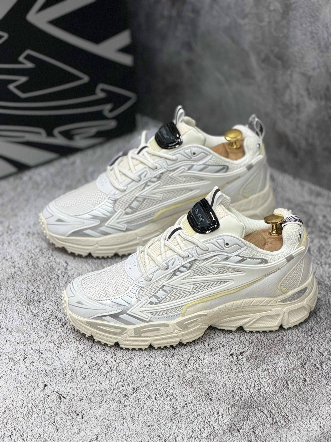 кроссовки off-white be right back,кроссовки off white be right,off-white кроссовки be right back белый,белые и серебристые кроссовки be right back off-white,кроссовки