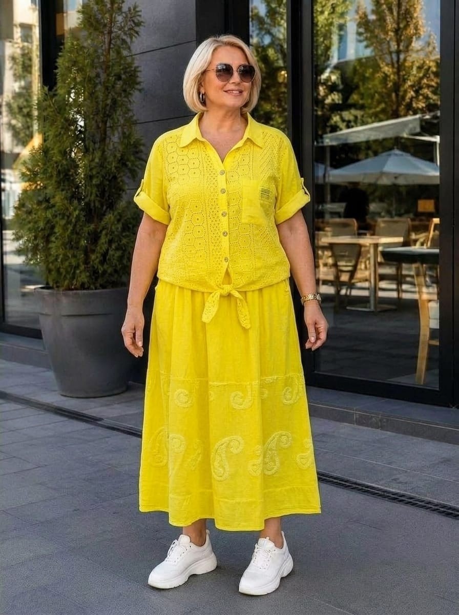 летние костюмы,льняная юбка,стильные летние образы для женщин 50+,летние образы для женщин 50+