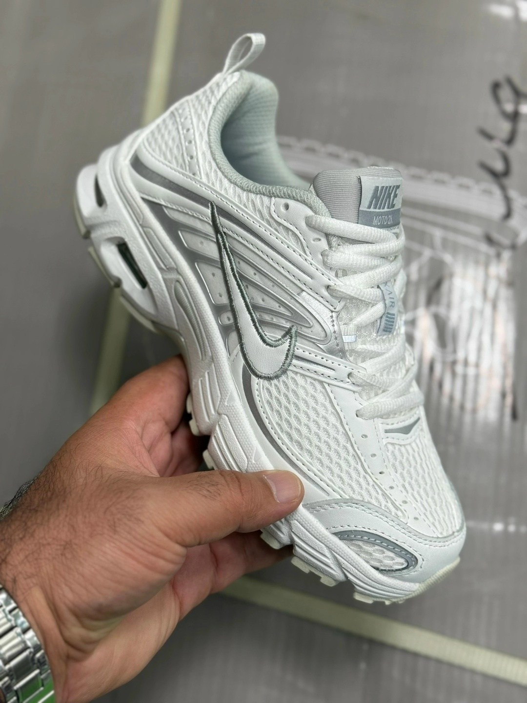 кроссовки nike,кроссовки nike initiator,кроссовки,женские беговые кроссовки initiator от finish line nike белый,кроссовки nike женские