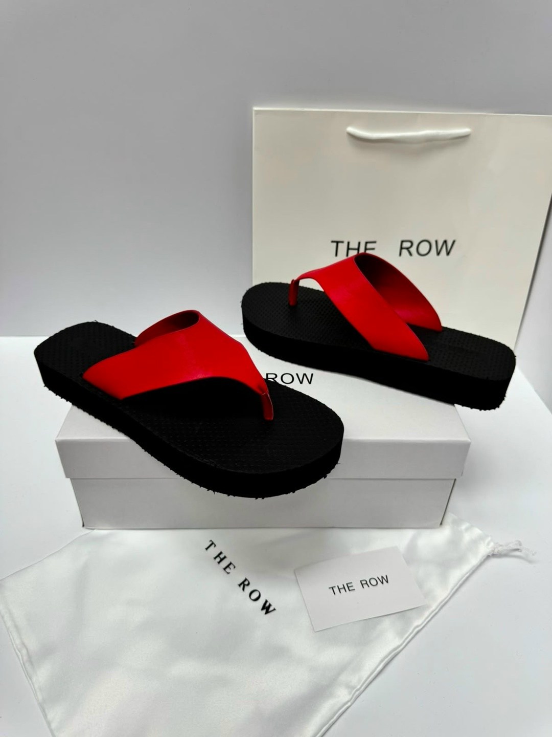 шлепанцы the row,женские шлепанцы,черные шлепанцы,,модные шлепки