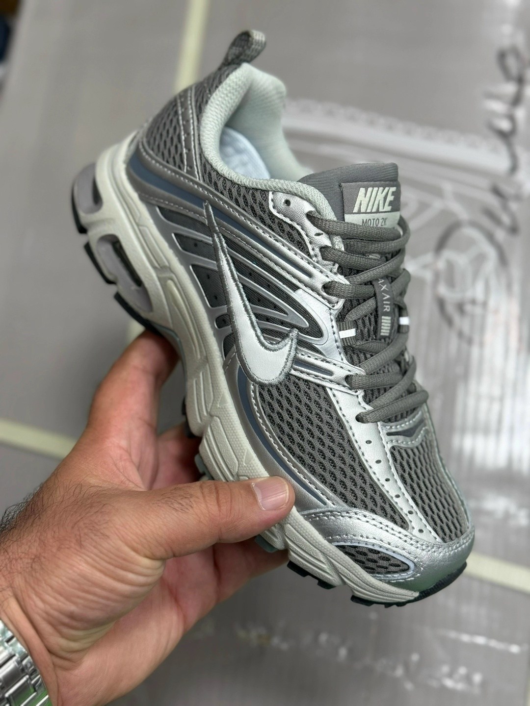 кроссовки nike,кроссовки nike initiator,кроссовки,женские беговые кроссовки initiator от finish line nike белый,кроссовки nike женские