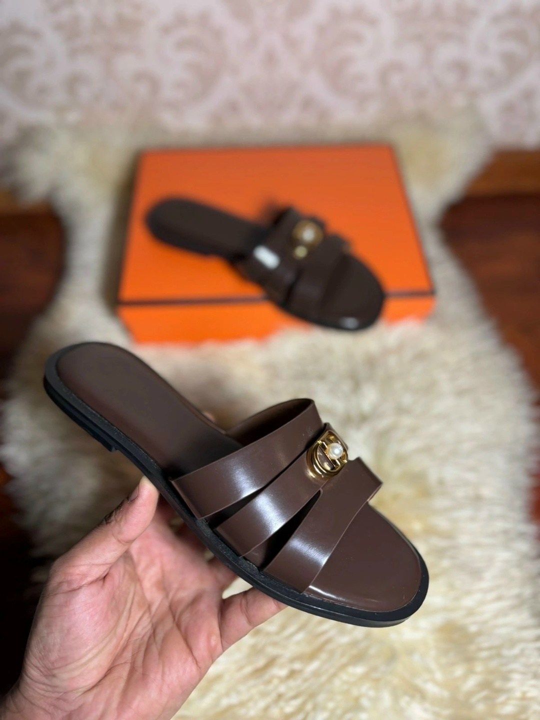 шлепанцы луи виттон,,шлепанцы женские,кожаные шлепанцы,шлепанцы hermes