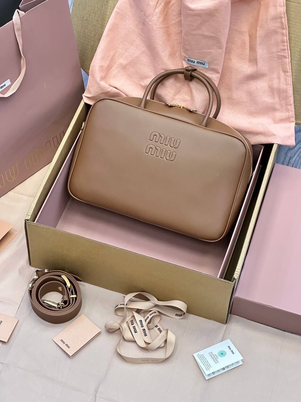 сумка женская miu miu,сумка miu miu,сумка тоут miu miu,miu miu сумка на плечо,модная сумка
