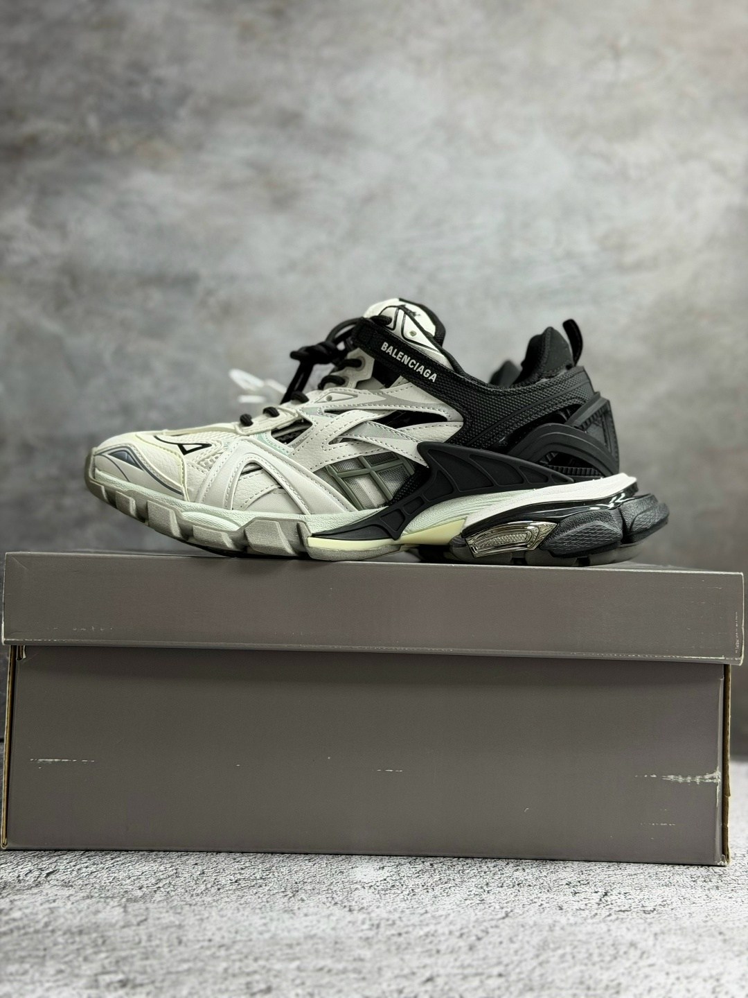 кроссовки balenciaga track 2,balenciaga track 2,кроссовки balenciaga track.2 trainer beige black,balenciaga track,кроссовки balenciaga track 2 trainer 'black white'