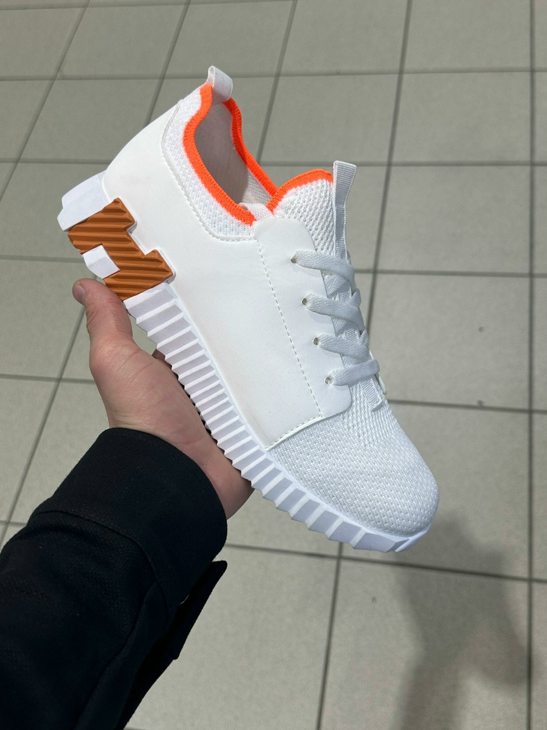 ,кроссовки hermes,повседневные кроссовки,мужские кроссовки,спортивная
