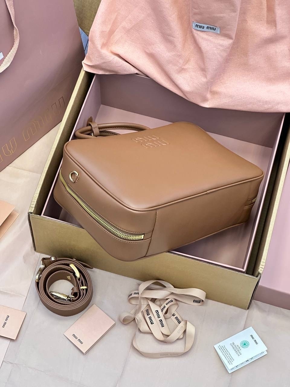сумка женская miu miu,сумка miu miu,сумка тоут miu miu,miu miu сумка на плечо,модная сумка