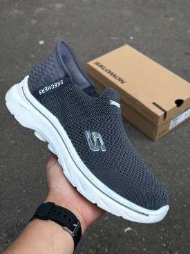 Кроссовки