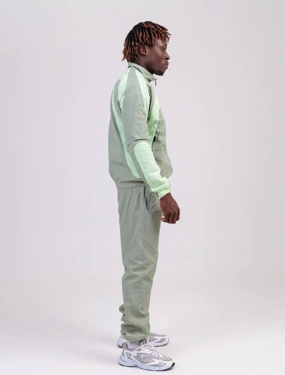 костюм спортивный nike,костюм спортивный мужской найк sportswear woven track suit,adidas originals green tracksuit,спортивные костюмы для мужчин,спортивный костюм спортивные костюмы