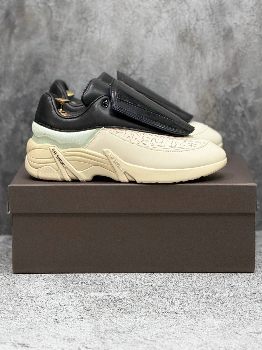 кроссовки raf simons antei,raf simons кроссовки,кроссовки ante кремовый raf simons,кроссовки,кроссовки raf simons cylon 21