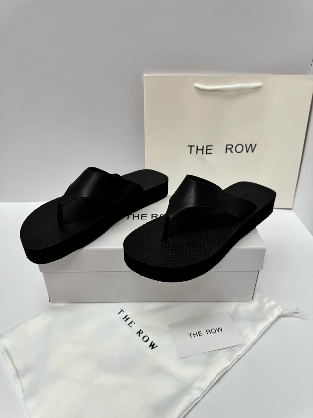шлепанцы the row,женские шлепанцы,черные шлепанцы,,модные шлепки