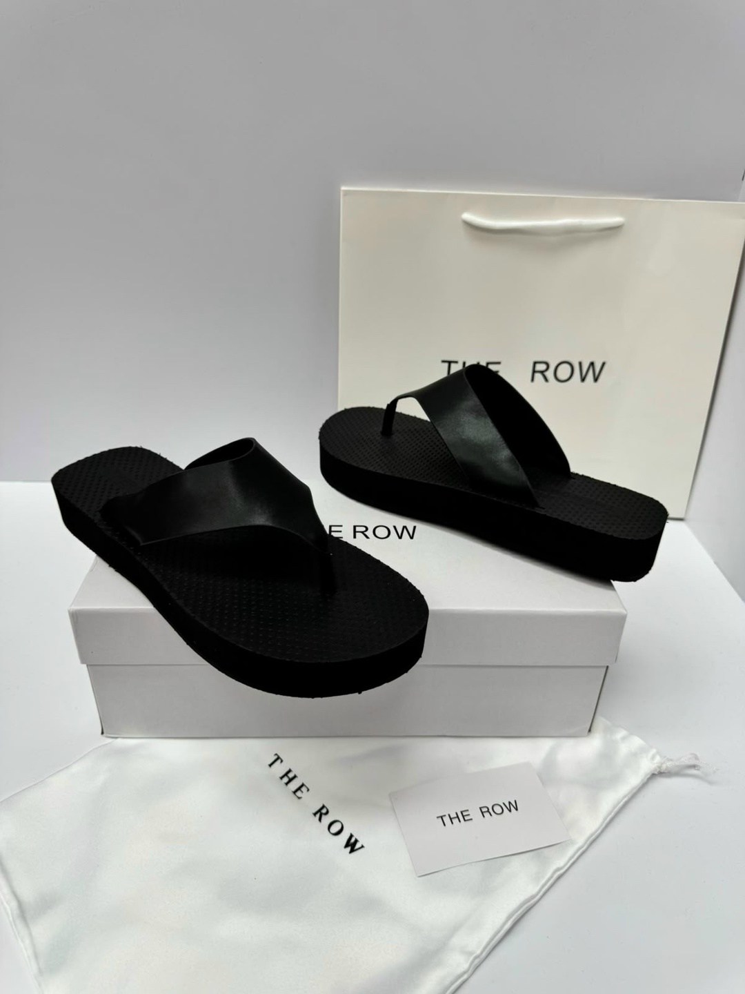 шлепанцы the row,женские шлепанцы,черные шлепанцы,,модные шлепки