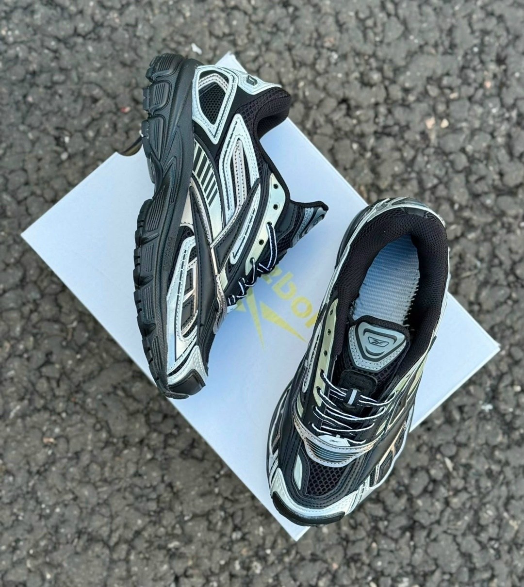 кроссовки balenciaga,кроссовки мужские balenciaga b-cross16-07 черные 39 ru,кроссовки спортивные balenciaga цвет черный,мужские черные кроссовки balenciaga track 2,reebok premier road ultra