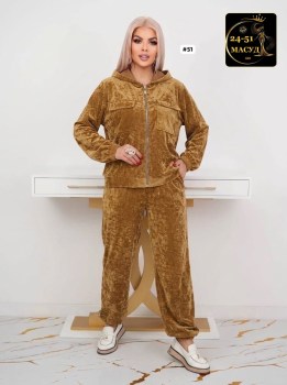 Костюм