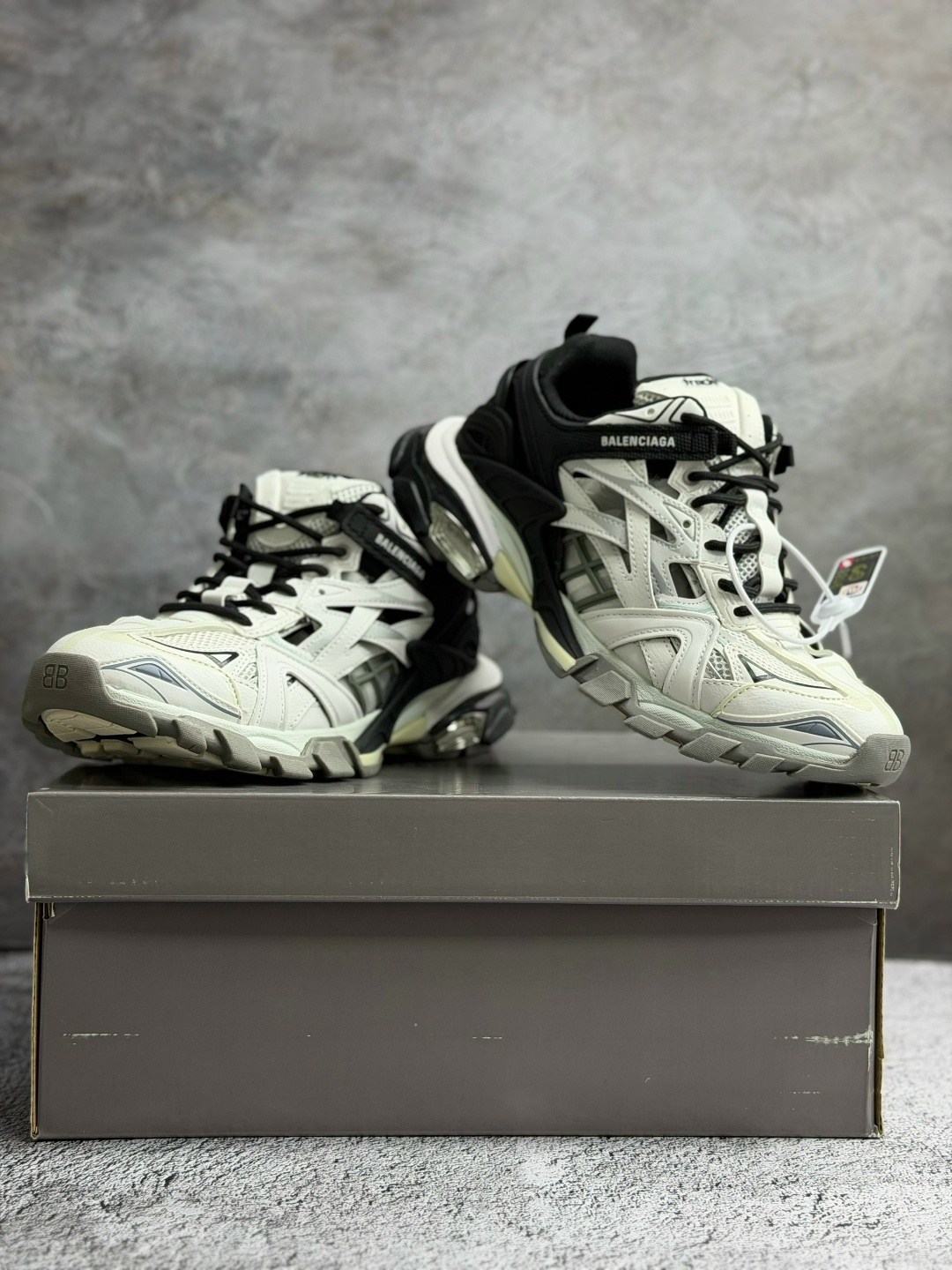 кроссовки balenciaga track 2,balenciaga track 2,кроссовки balenciaga track.2 trainer beige black,balenciaga track,кроссовки balenciaga track 2 trainer 'black white'