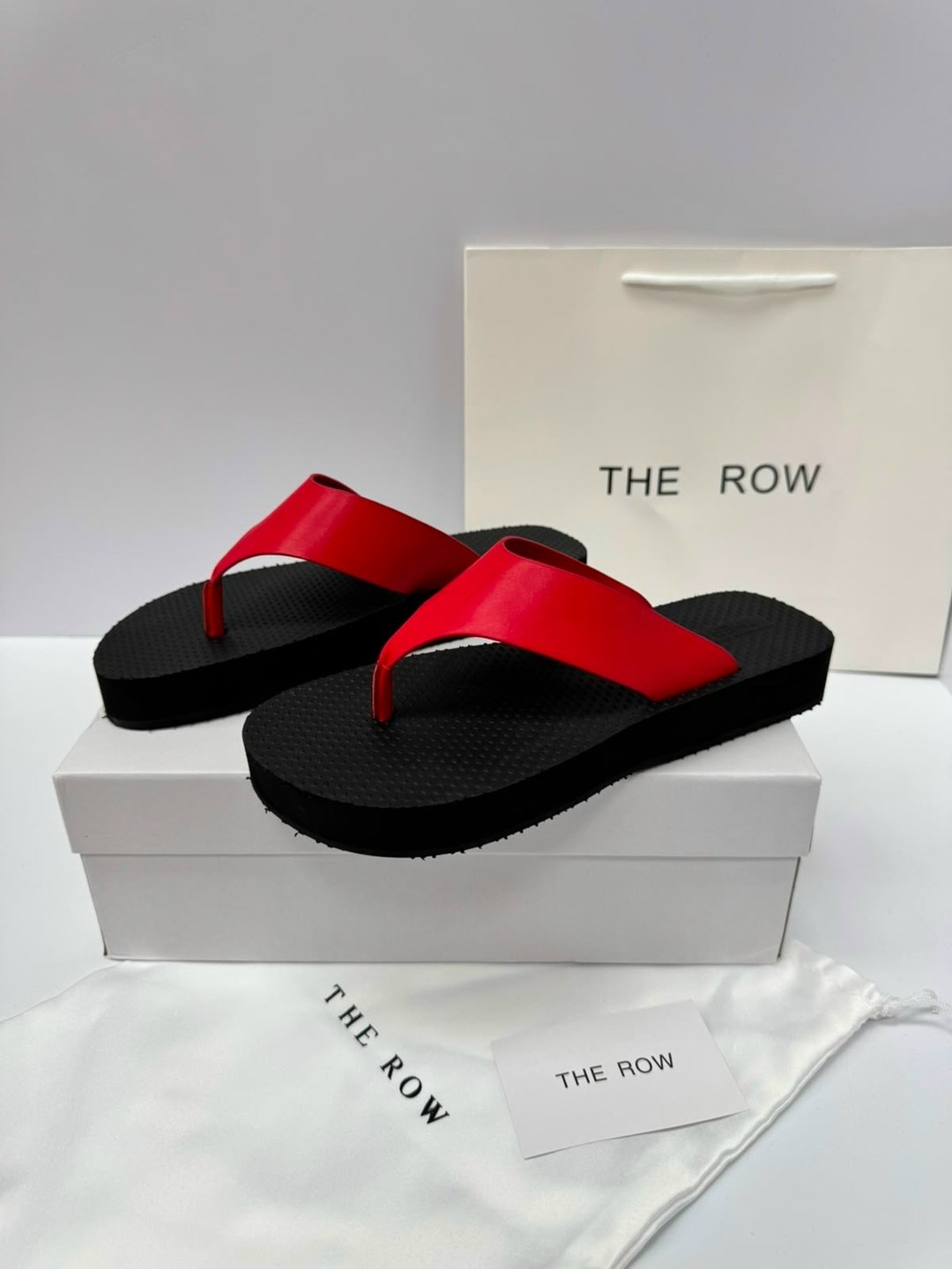 шлепанцы the row,женские шлепанцы,черные шлепанцы,,модные шлепки