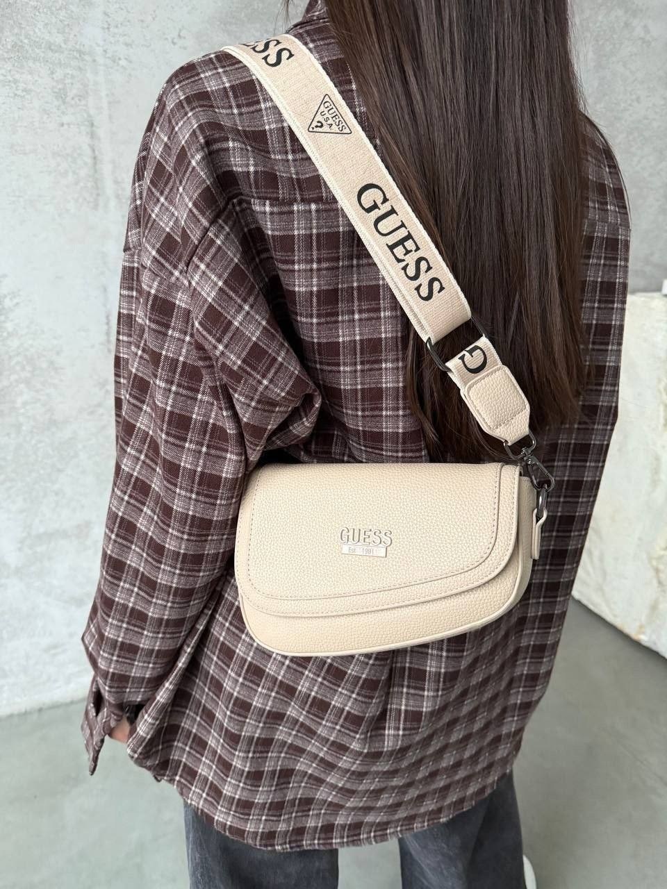 сумка guess кросс боди через плечо,сумка через плечо guess,женская сумка guess,guess сумка,сумка guess женская через плечо