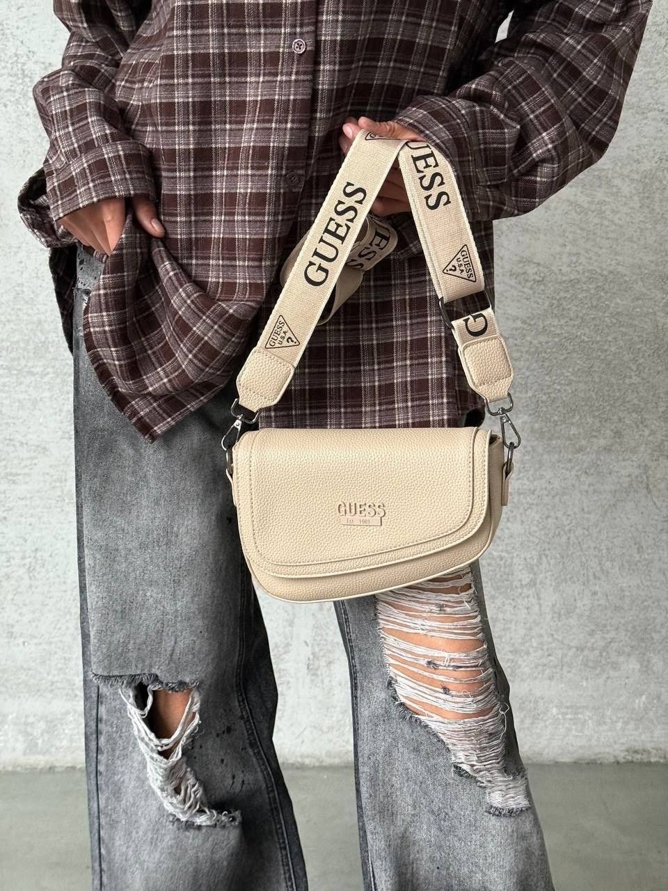 сумка guess кросс боди через плечо,сумка через плечо guess,женская сумка guess,guess сумка,сумка guess женская через плечо