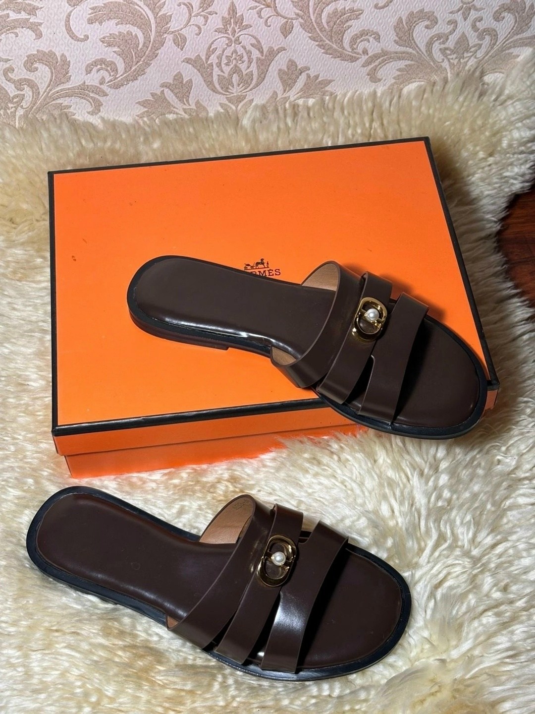 шлепанцы луи виттон,,шлепанцы женские,кожаные шлепанцы,шлепанцы hermes