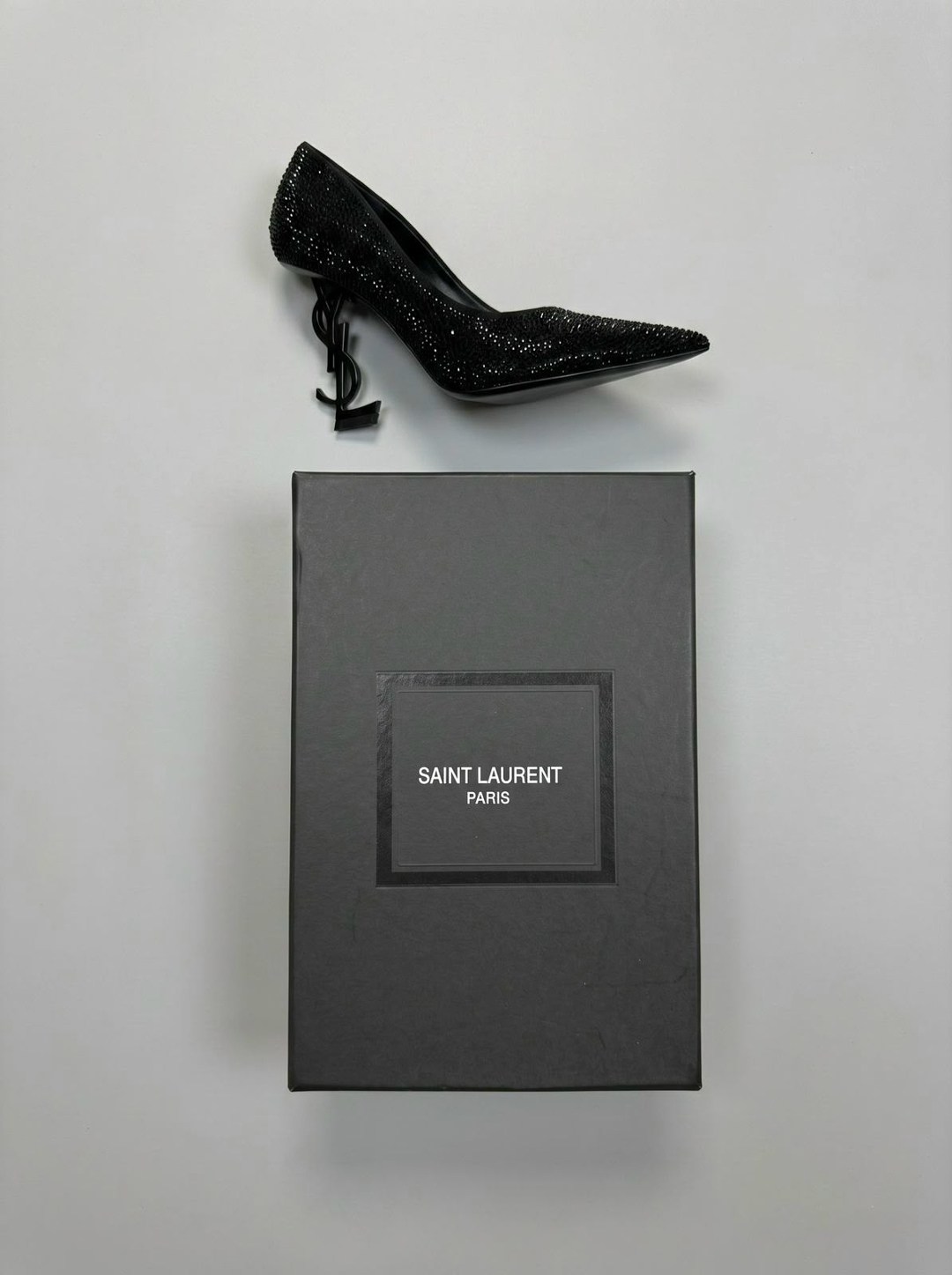 yves saint laurent туфли,туфли на каблуке yves saint laurent,туфли saint laurent,женские туфли saint laurent с каблуком логотипом,туфли ив сен лоран