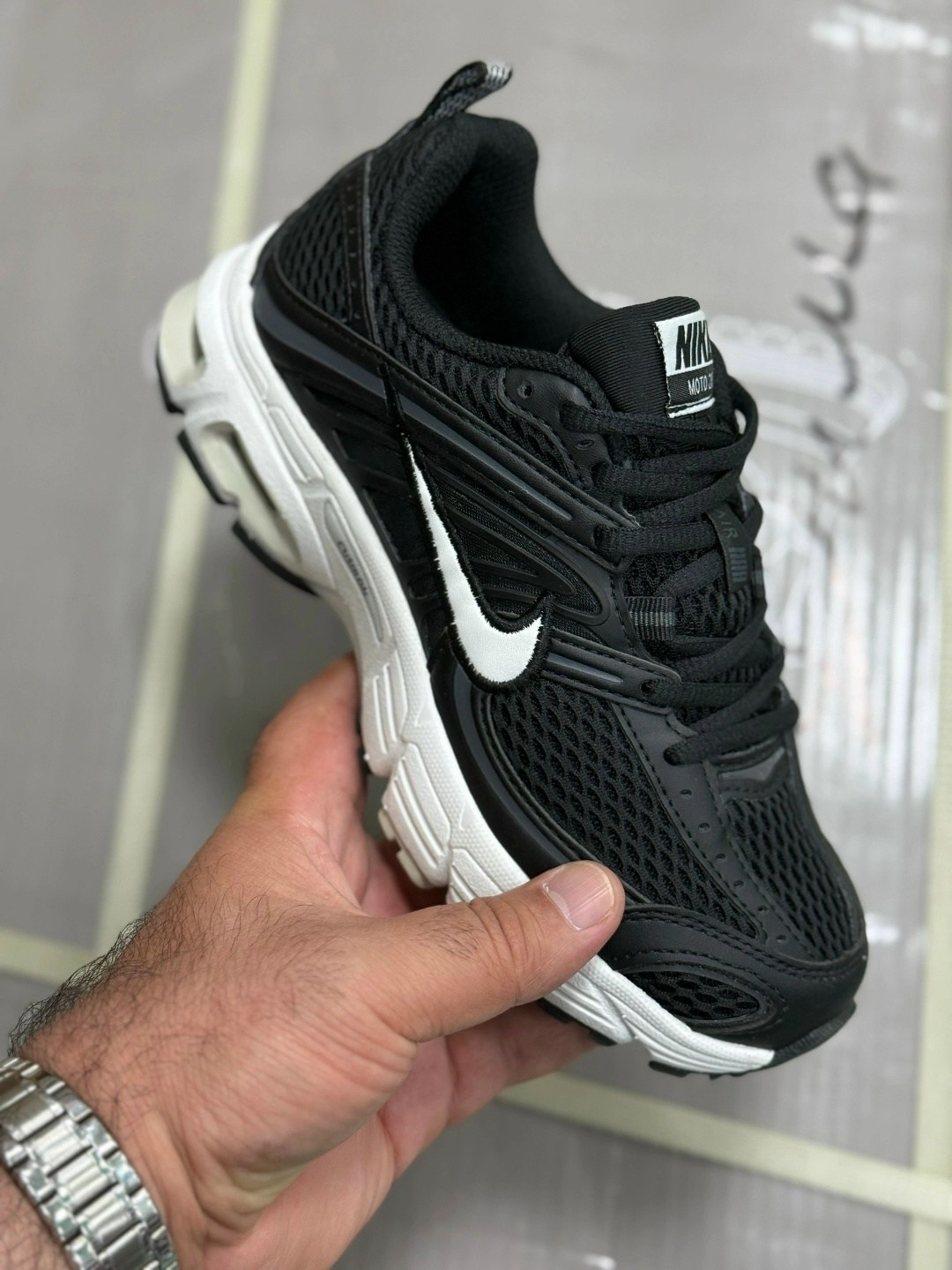 кроссовки nike,кроссовки nike initiator,кроссовки,женские беговые кроссовки initiator от finish line nike белый,кроссовки nike женские