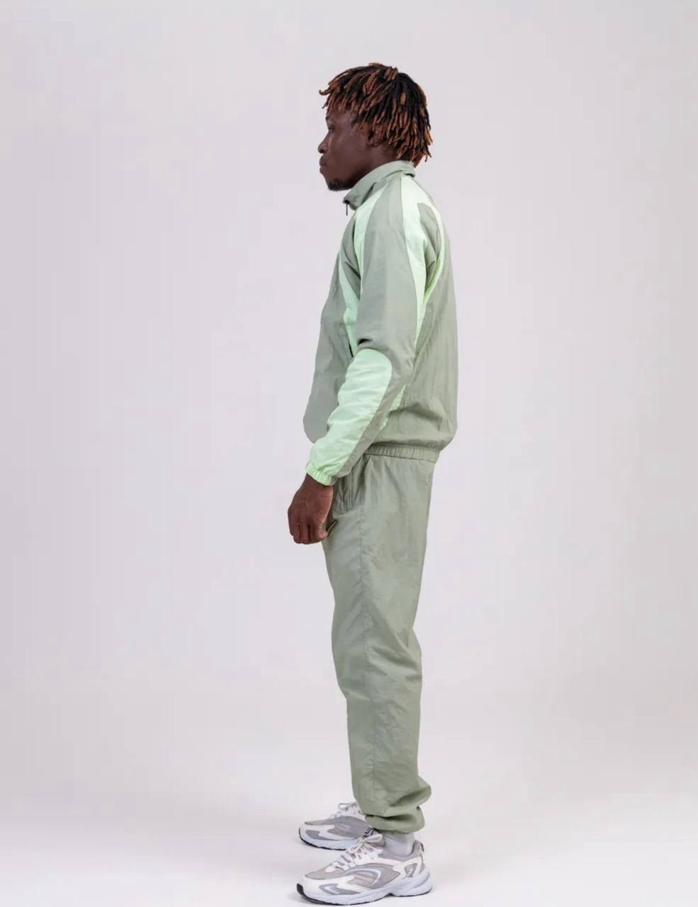 костюм спортивный nike,костюм спортивный мужской найк sportswear woven track suit,adidas originals green tracksuit,спортивные костюмы для мужчин,спортивный костюм спортивные костюмы