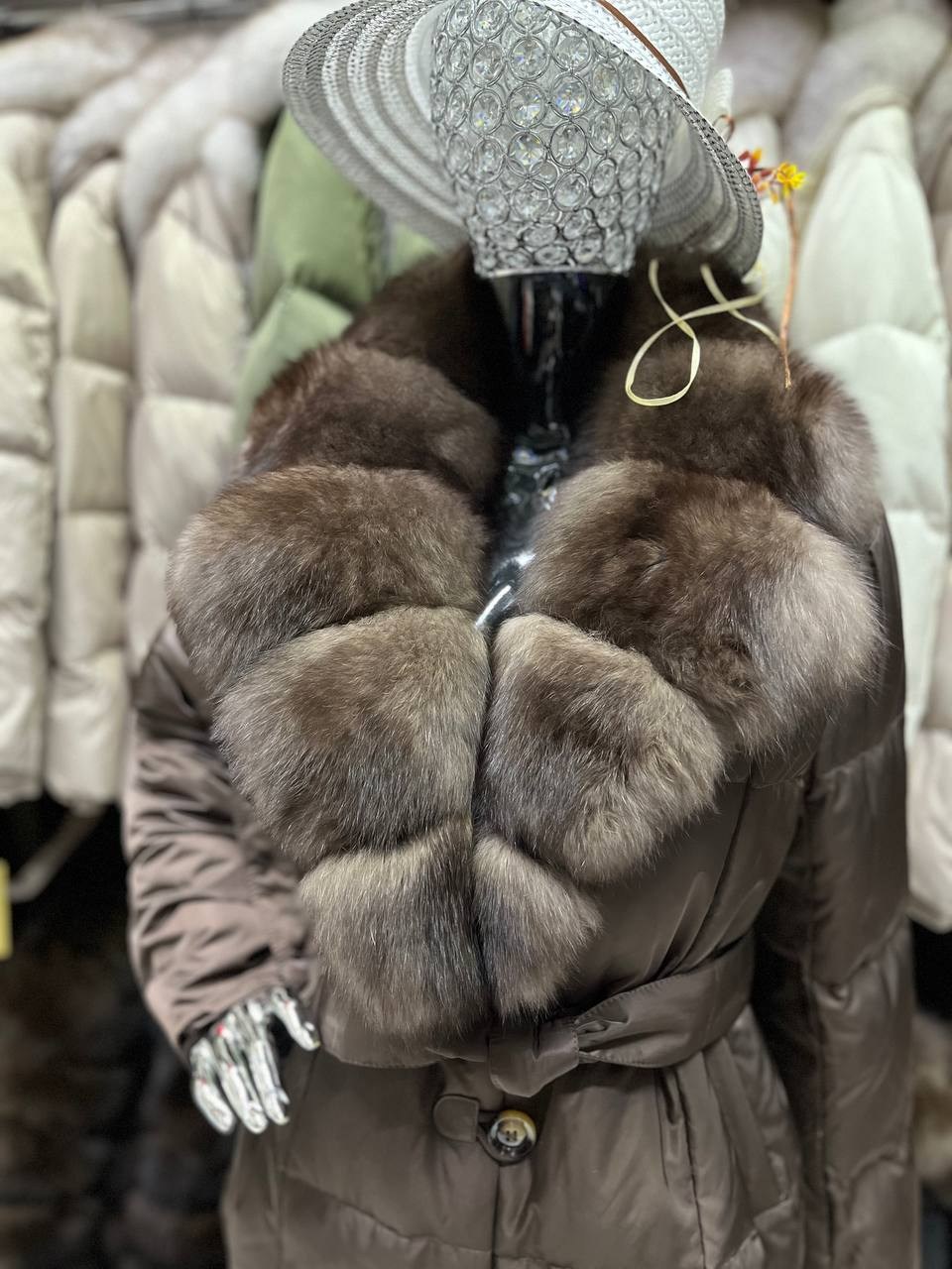женский пуховик,пуховик женский с натуральным мехом,длинные пуховики,пуховик с натуральным мехом,зимние куртки