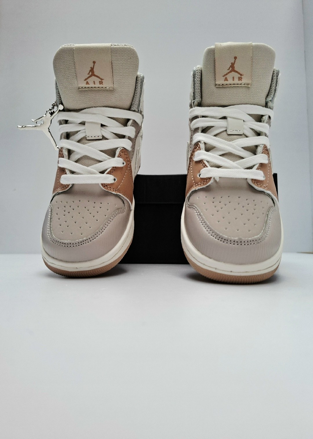 женские кроссовки nike air jordan 1 mid,nike air jordan 1 mid milan,nike air jordan 1 mid,air jordan 1 mid,nike air jordan 1