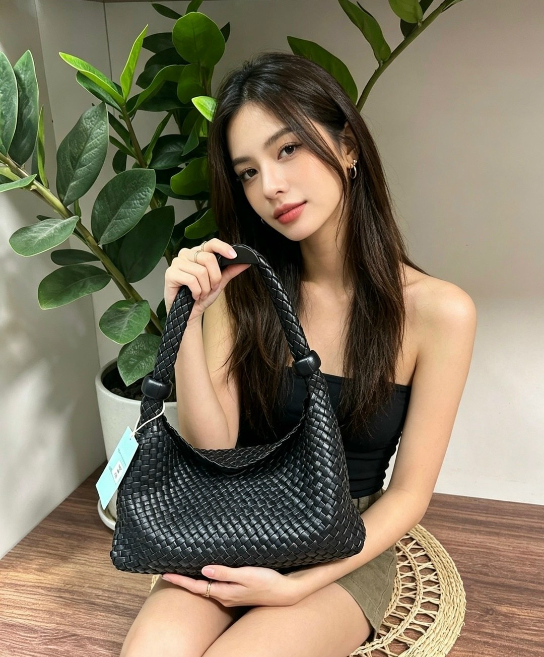 бордовая плетеная сумка хобо через плечо bottega veneta,модная сумка,плетеная сумка,женская сумка,сумка