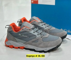 Кроссовки