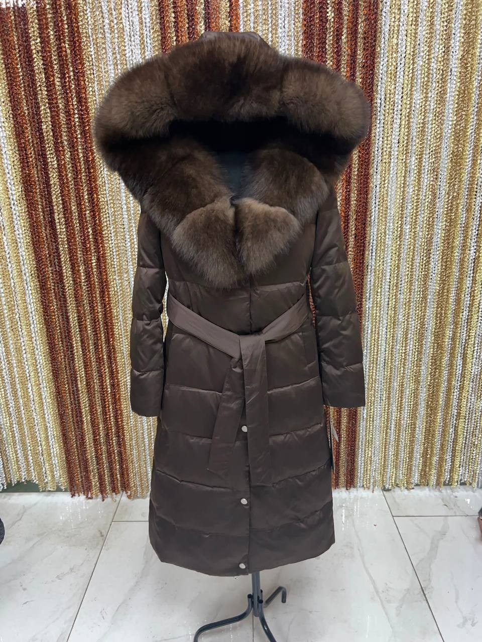 пуховики с мехом,зимняя куртка пуховик с песцом,длинные пуховики,пуховик зимний женский,пуховик