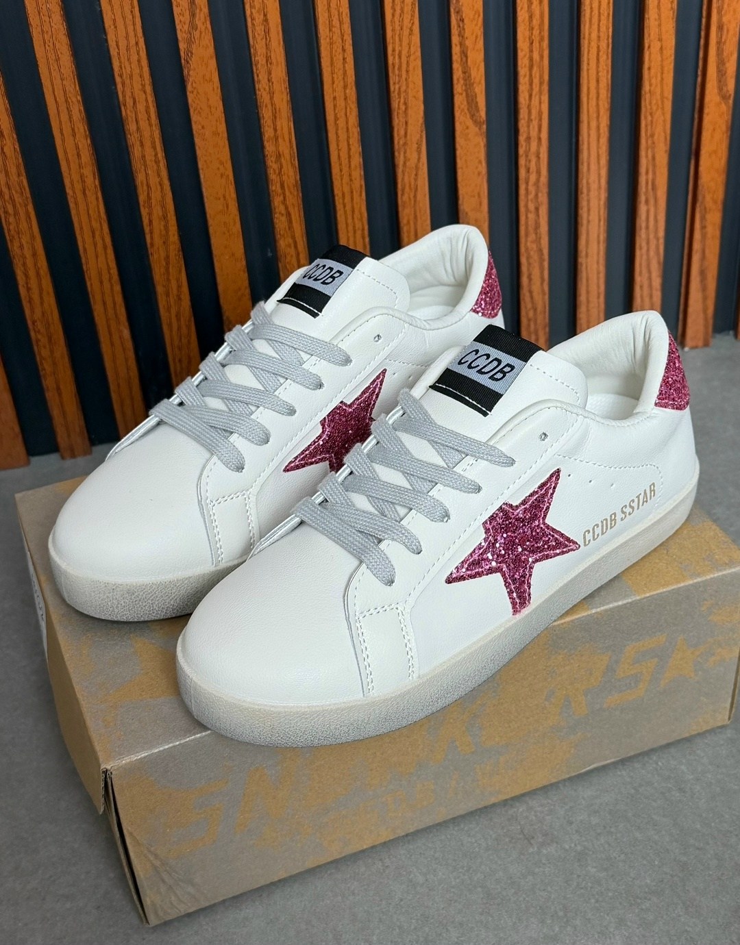,спортивная ,женские кроссовки,кроссовки golden goose,женская