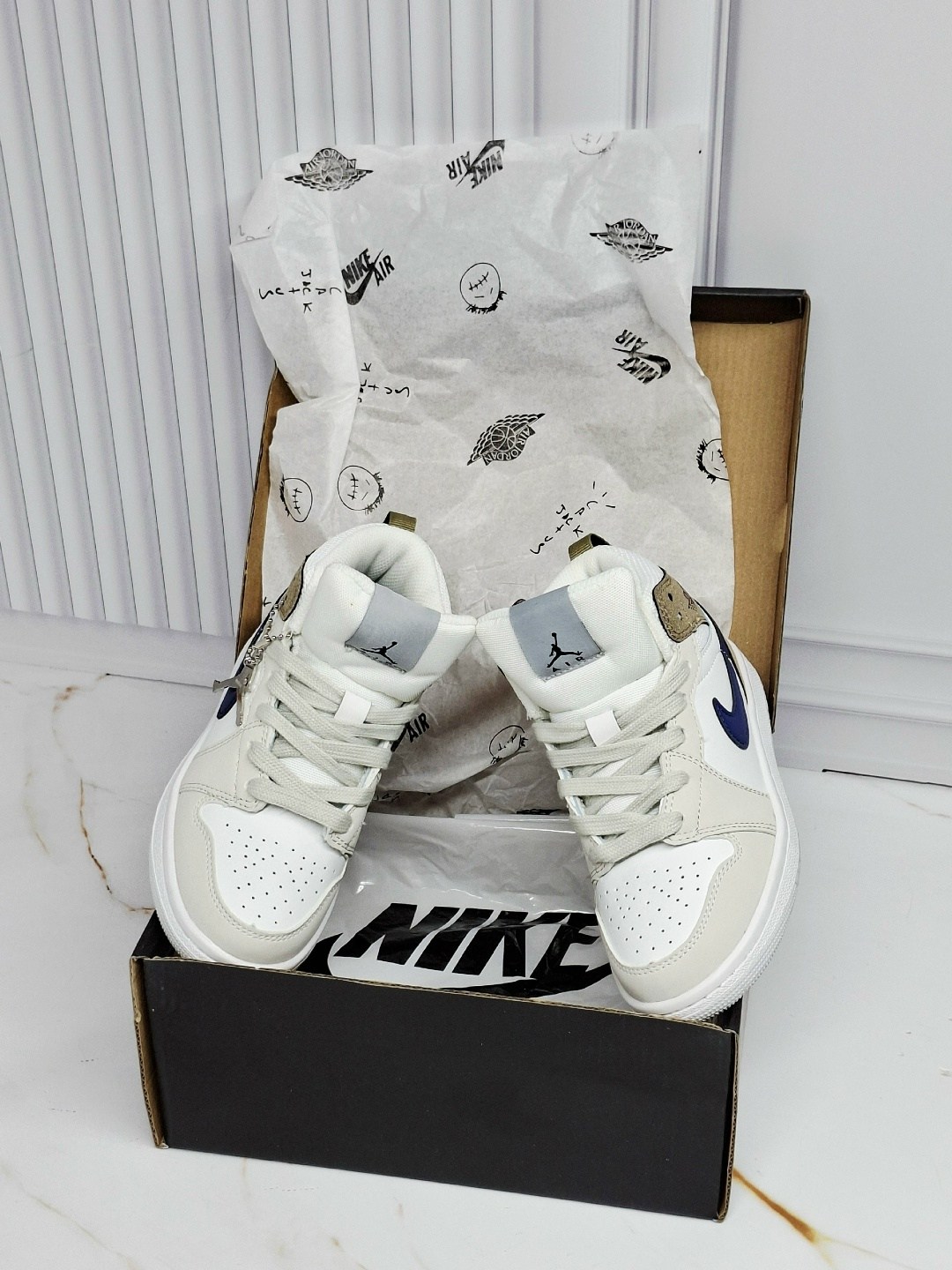 кроссовки,кроссовки мальчику,nike air jordan 1 mid,кроссовки детские демисезон,кроссовка детская