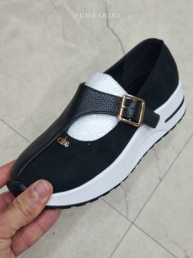 Кроссовки