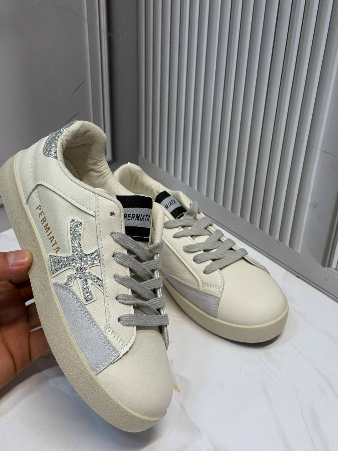 кожаные кеды golden goose superstar premium,кроссовки golden goose,женские кожаные кроссовки golden goose super-star premium - white / beige,кеды golden goose,golden goose